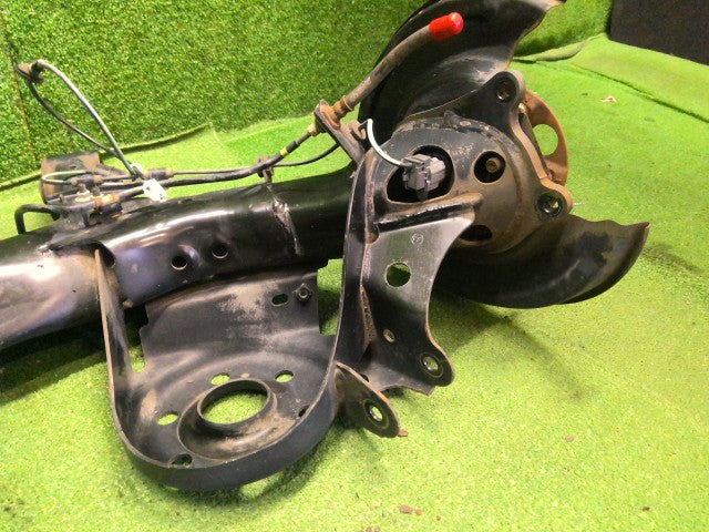 プリウス ＲアクスルホーシングＡＳＳＹ DAA-ZVW30 42101-12171