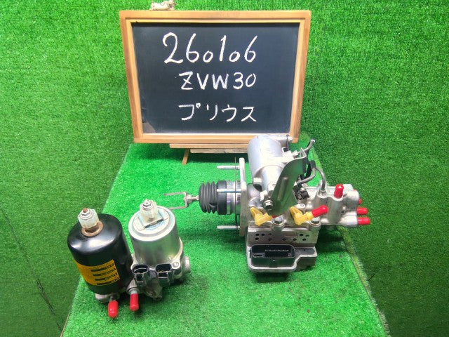 プリウス ＡＢＳアクチュエーター DAA-ZVW30 47050-47120
