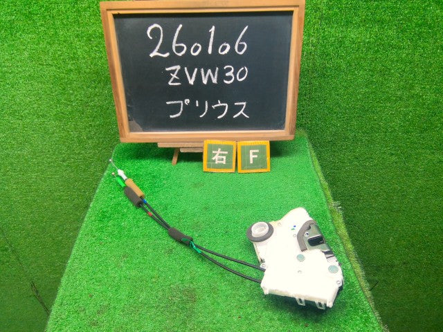 プリウス 右Ｆドアロックソレノイド DAA-ZVW30 69030-52290