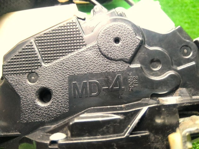 プリウス 右Ｆドアロックソレノイド DAA-ZVW30 69030-52290