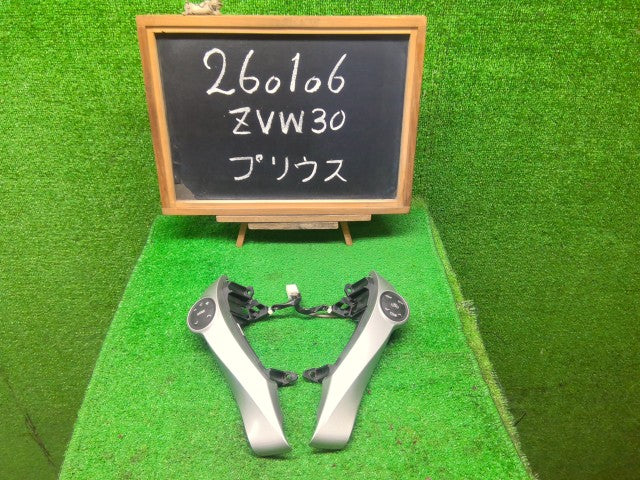 プリウス その他 スイッチ DAA-ZVW30