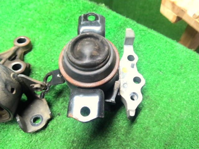 ムーヴ E/G部品 DBA-LA100S 12306-B2050