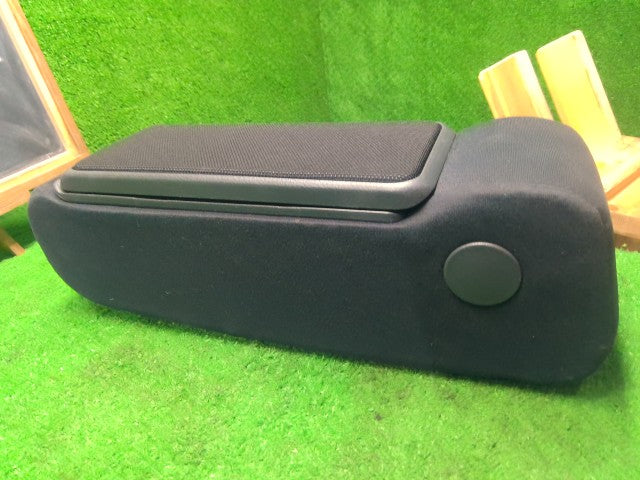 ムーヴ アームレスト DBA-LA100S 72810-B2550-B0