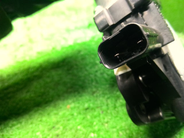 ＣＲ－Ｖ DBA-RE4 左 フロント ドアレギュレータ・モーター 72250-SWA-J01 自社品番260109 NH624P