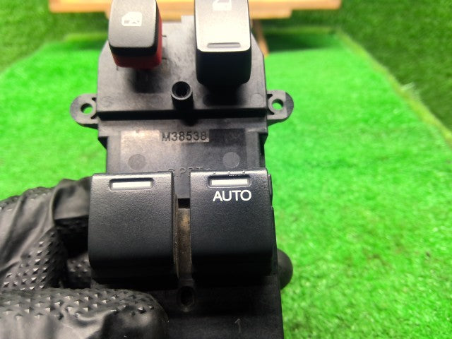 ＣＲ－Ｖ DBA-RE4 パワーウインドウスイッチ 35750-SWA-J01 自社品番260109 NH624P