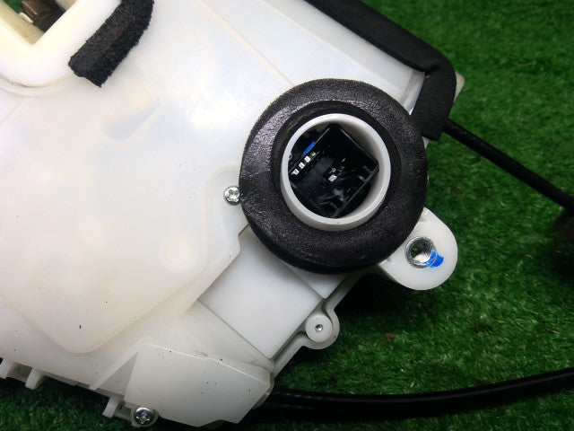 ＣＲ－Ｖ DBA-RE4 左 フロント ドアロックソレノイド 72150-SWA-Q01 自社品番260109 NH624P