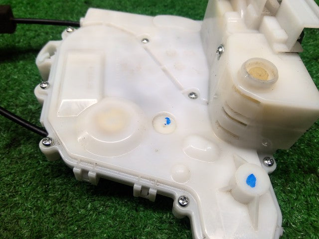 ＣＲ－Ｖ DBA-RE4 左 フロント ドアロックソレノイド 72150-SWA-Q01 自社品番260109 NH624P