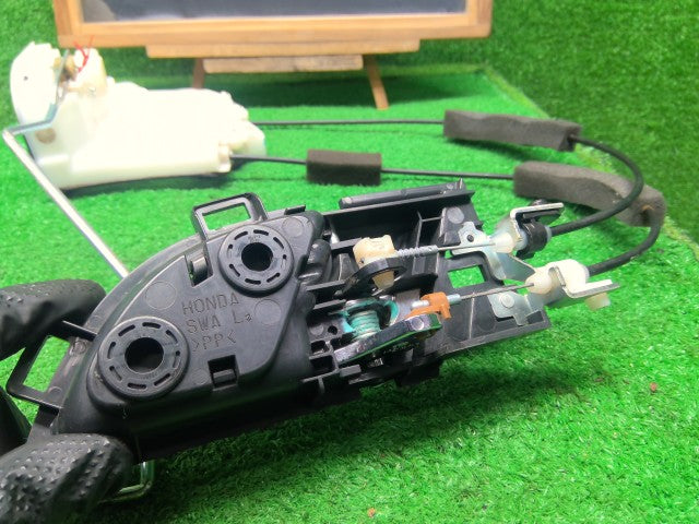 ＣＲ－Ｖ DBA-RE4 左 フロント ドアロックソレノイド 72150-SWA-Q01 自社品番260109 NH624P