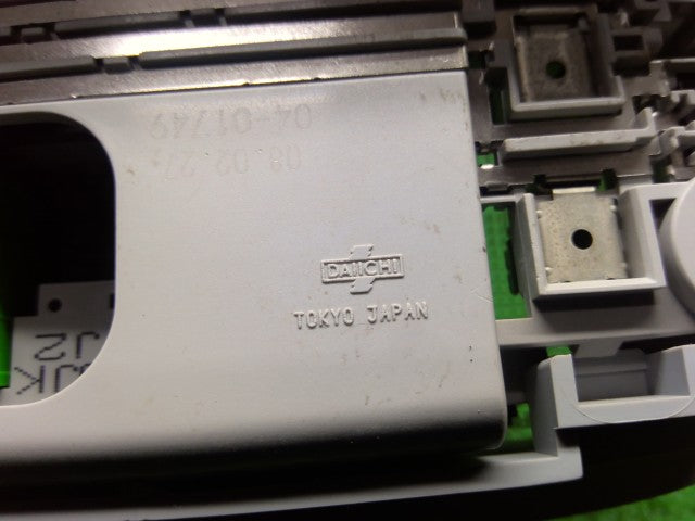 ＣＲ－Ｖ DBA-RE4 ルームランプ 83250-SLJ-J02ZD 自社品番260109 NH624P