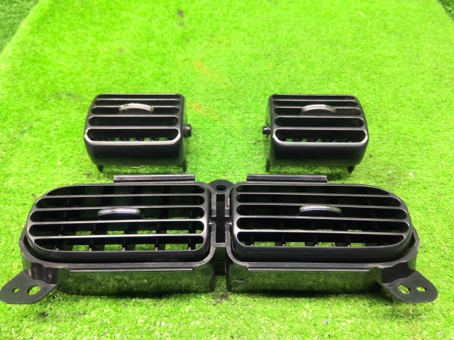【中古】テリオスキッド ABA-J111G エアコン吹き出し口 55670-B4020-B0