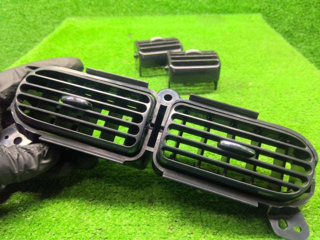 【中古】テリオスキッド ABA-J111G エアコン吹き出し口 55670-B4020-B0