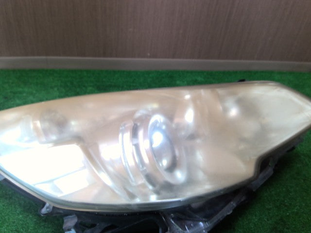 【中古】レガシィ DBA-BR9 右ヘッドランプ 右ヘッドライト