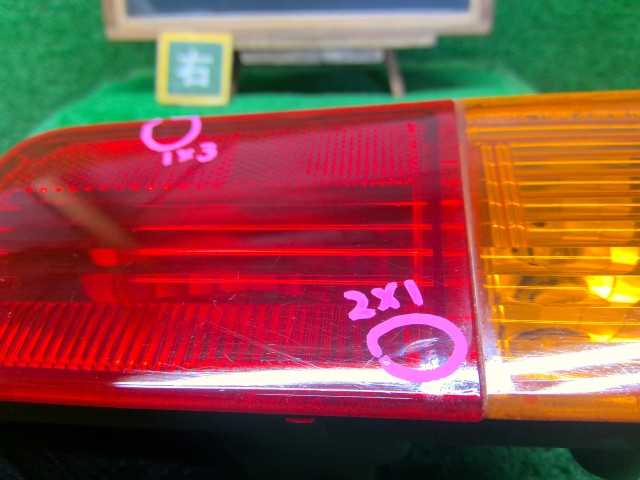 【中古】ハイゼット EBD-S211P 右テールランプ 81550-B5050