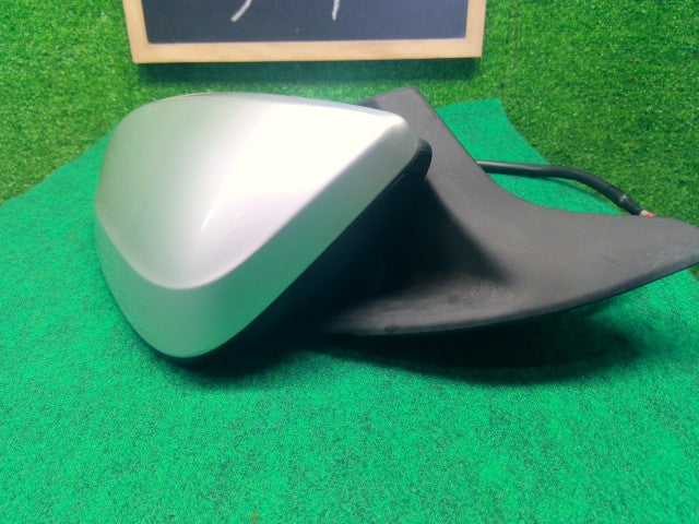 【中古】ノア DBA-ZRR85G 左サイドミラー 87940-28B70