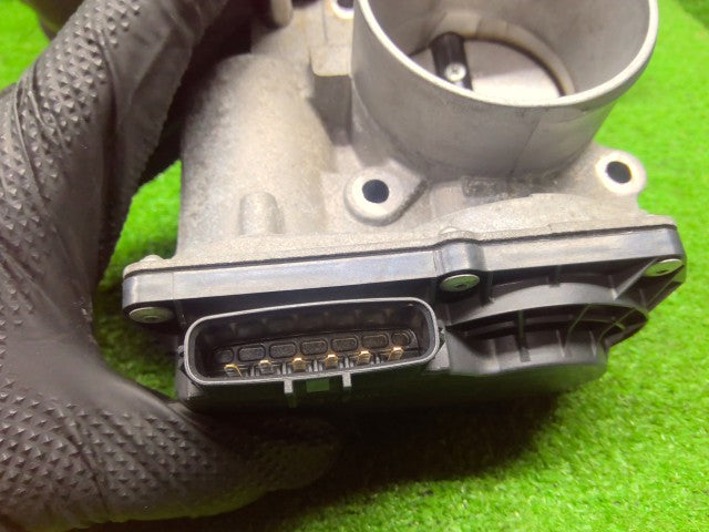 【中古】ノア DBA-ZRR85G インテークマニホールド 17120-37031