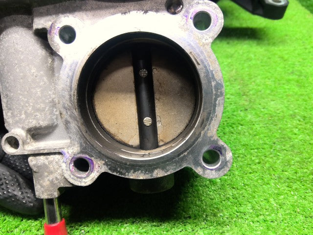 【中古】ノア DBA-ZRR85G インテークマニホールド 17120-37031