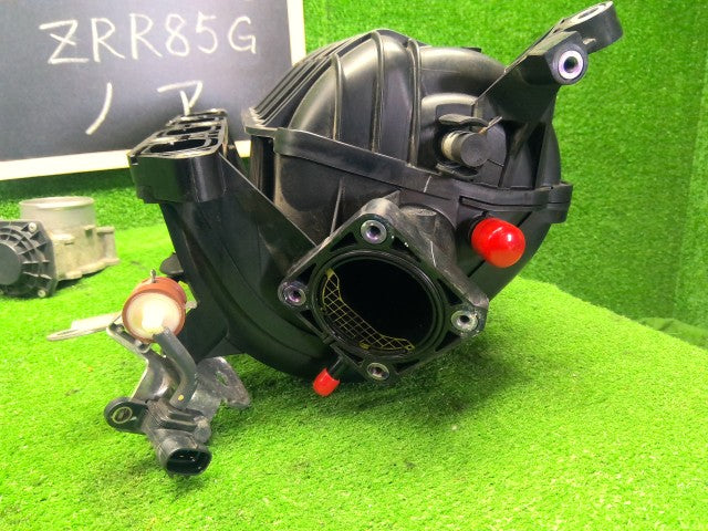 【中古】ノア DBA-ZRR85G インテークマニホールド 17120-37031