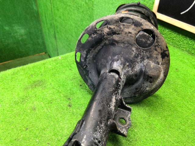 【中古】ノア DBA-ZRR85G 左フロントストラット 48520-80475