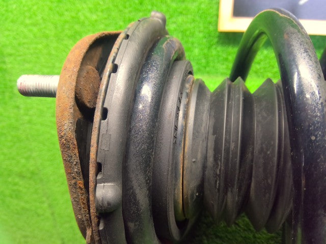 【中古】ノア DBA-ZRR85G 左フロントストラット 48520-80475