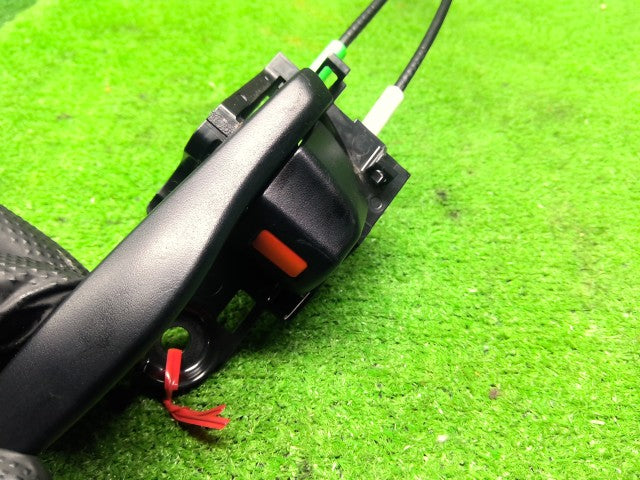 【中古】ノア DBA-ZRR85G 左Ｆドアロックソレノイド 69040-30A80