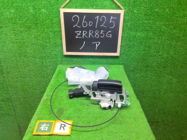 【中古】ノア DBA-ZRR85G 右リアドアロックソレノイド 69070-28190-C0