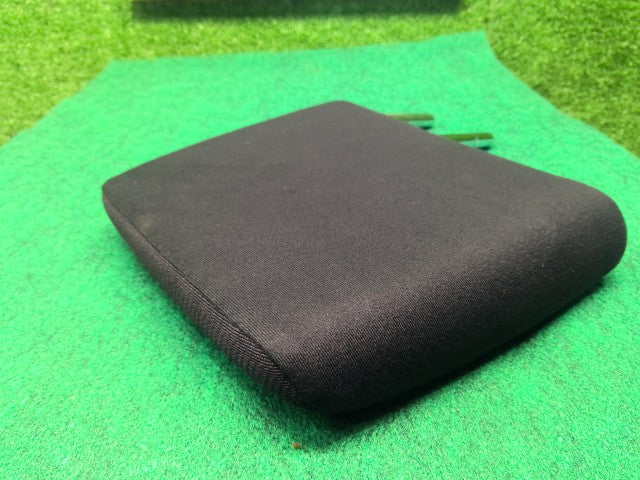 【中古】ノア DBA-ZRR85G ヘッドレスト 71960-28330-C0