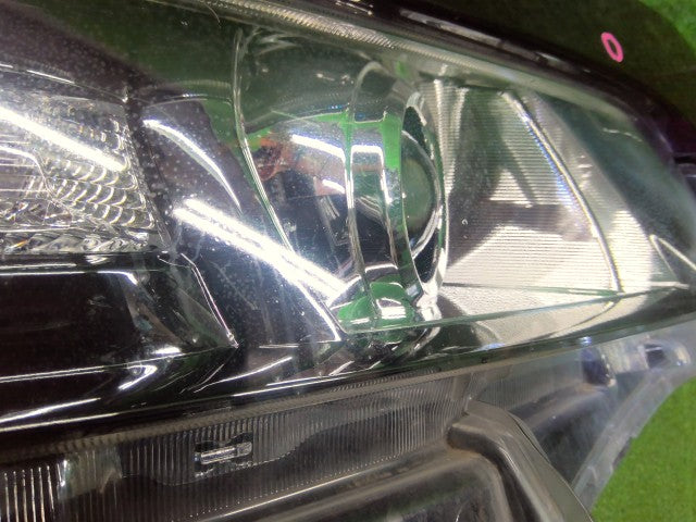 ヴェルファイア 右ヘッドランプＡＳＳＹ DBA-ANH20W 81110-58221