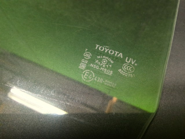 ヴェルファイア 左Ｆドアガラス DBA-ANH20W 68102-58051