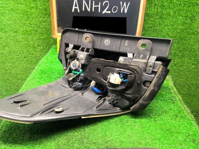 ヴェルファイア 右テールランプ DBA-ANH20W 81551-58092 3R9 自社品番260127 中古