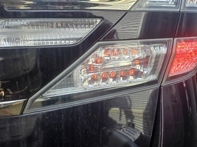 ヴェルファイア 右テールランプ DBA-ANH20W 81580-58181