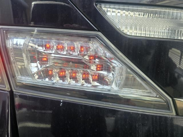 ヴェルファイア 左テールランプ DBA-ANH20W 81590-58181