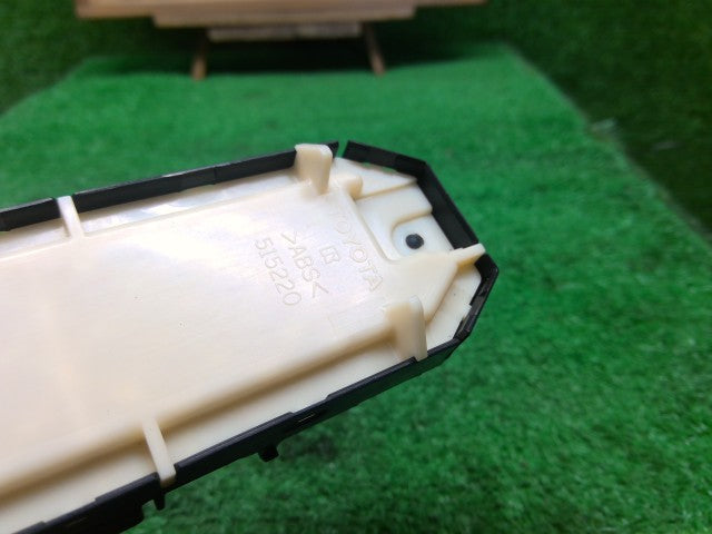 ヴェルファイア パワーウインドウスイッチ DBA-ANH20W 84040-33080