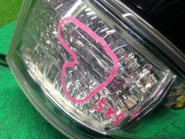 ヴェルファイア 右テールランプ DBA-ANH25W 81551-58082