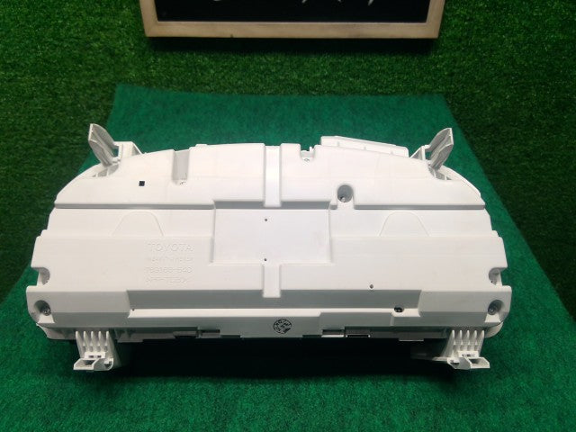 ヴェルファイア スピードメーター DBA-ANH25W 83800-58440