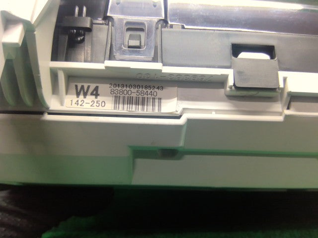 ヴェルファイア スピードメーター DBA-ANH25W 83800-58440