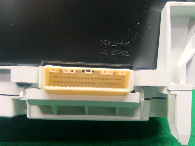 ヴェルファイア スピードメーター DBA-ANH25W 83800-58440