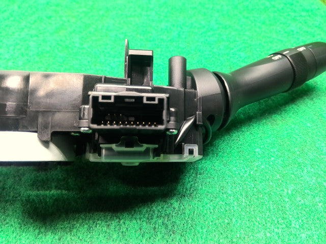 ヴェルファイア ライトスイッチ DBA-ANH25W 84140-42070