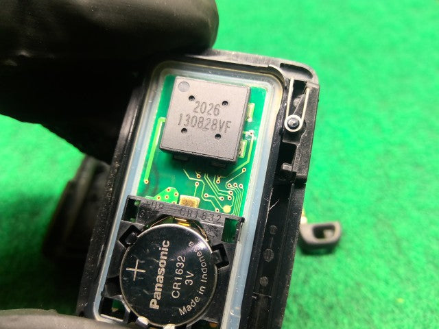 ヴェルファイア キーレスリモコン DBA-ANH25W 89904-28440