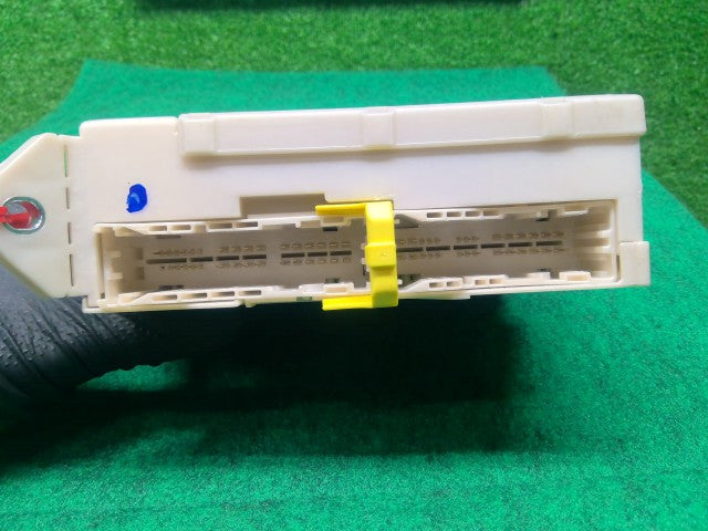 ヴェルファイア ジャンクションブロック DBA-ANH25W 82730-58223