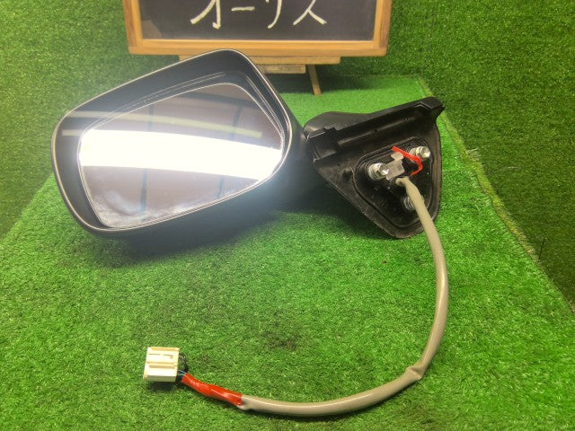 オーリス 左サイドミラー DBA-NZE154H 81560-1E010