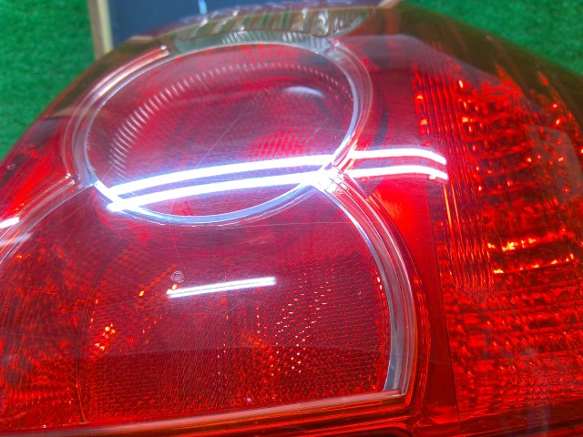 オーリス 右テールランプ DBA-NZE154H 81550-1E050
