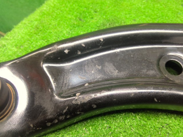 【中古】ノート DAA-SNE12 左フロントロアアーム 54501-5WK1A