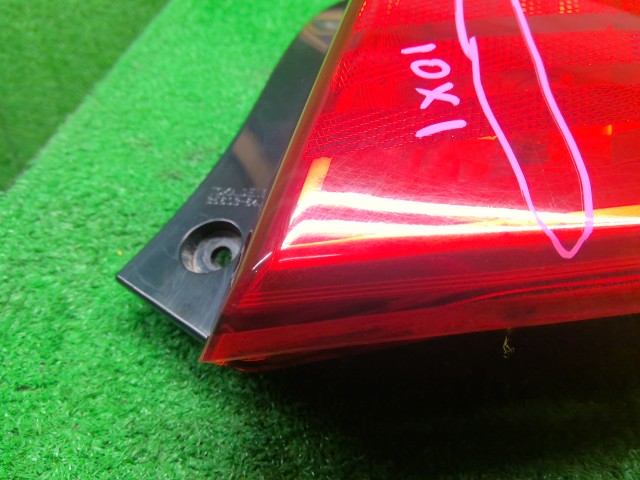 【中古】アルト DBA-HA25S 右テールランプ 35650-64L00