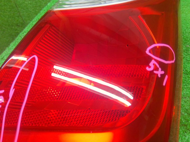 【中古】アルト DBA-HA25S 右テールランプ 35650-64L00
