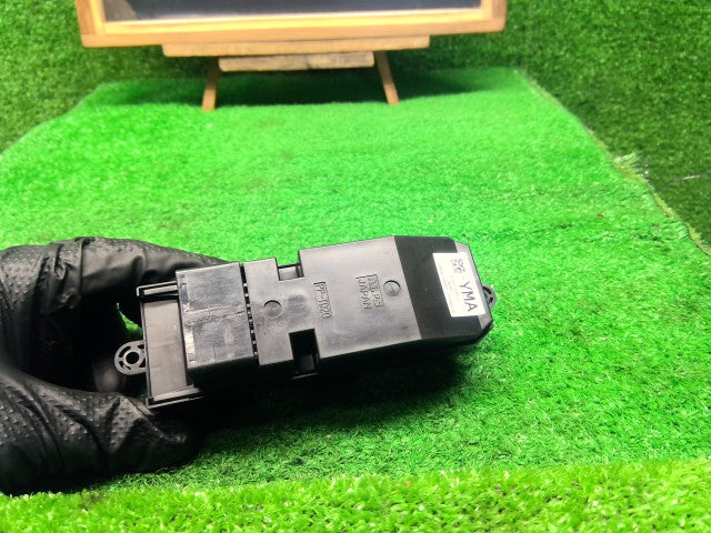 ハスラー パワーウインドウスイッチ DAA-MR41S 37990-65P00