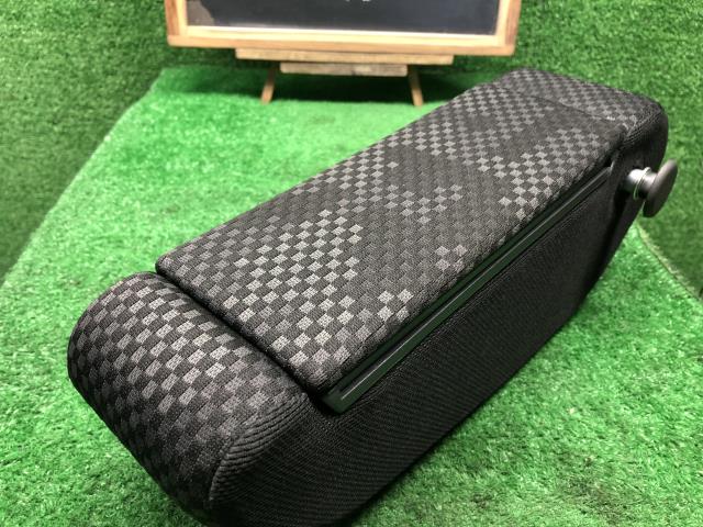 ハスラー アームレスト DAA-MR41S 85501-72M11-CCM