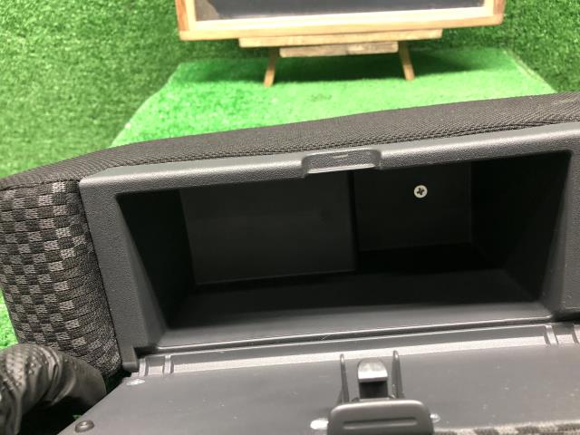 ハスラー アームレスト DAA-MR41S 85501-72M11-CCM