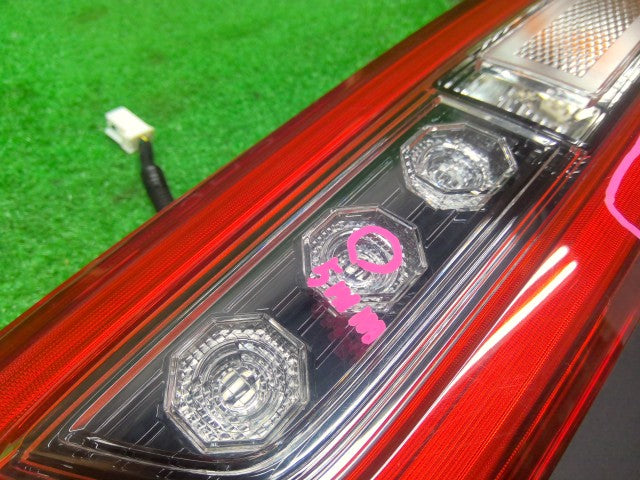 Ｎ－ＷＧＮ 左テールランプ 6BA-JH3 33550-TKR-N01