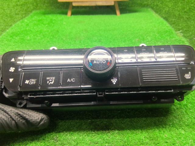 Ｎ－ＷＧＮ Ａ／Ｃスイッチパネル 6BA-JH3 79601-TKR-951ZA