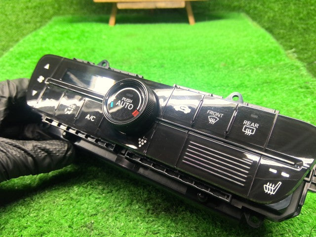 Ｎ－ＷＧＮ Ａ／Ｃスイッチパネル 6BA-JH3 79601-TKR-951ZA